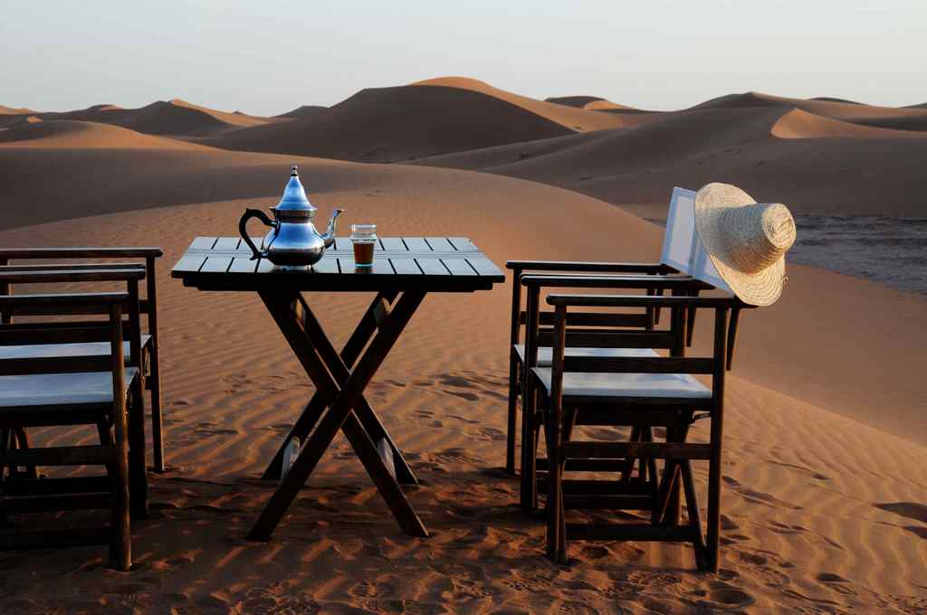 azalai camp a tea in the desert